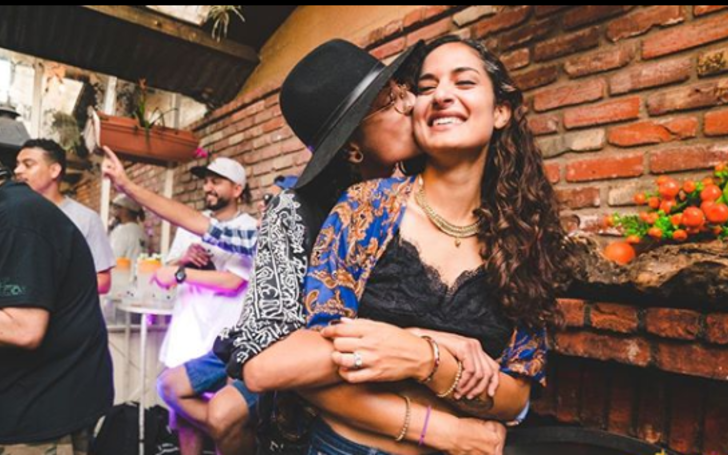 A Beautiful Message! Indian-Pakistani Lesbian Couples Marries As One Wore a Saree and Other a Sherwani